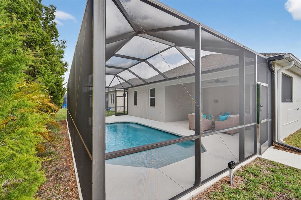 Image 45 of property listing at 12739 RAINWASHED LOOP, Parrish, FL 34219