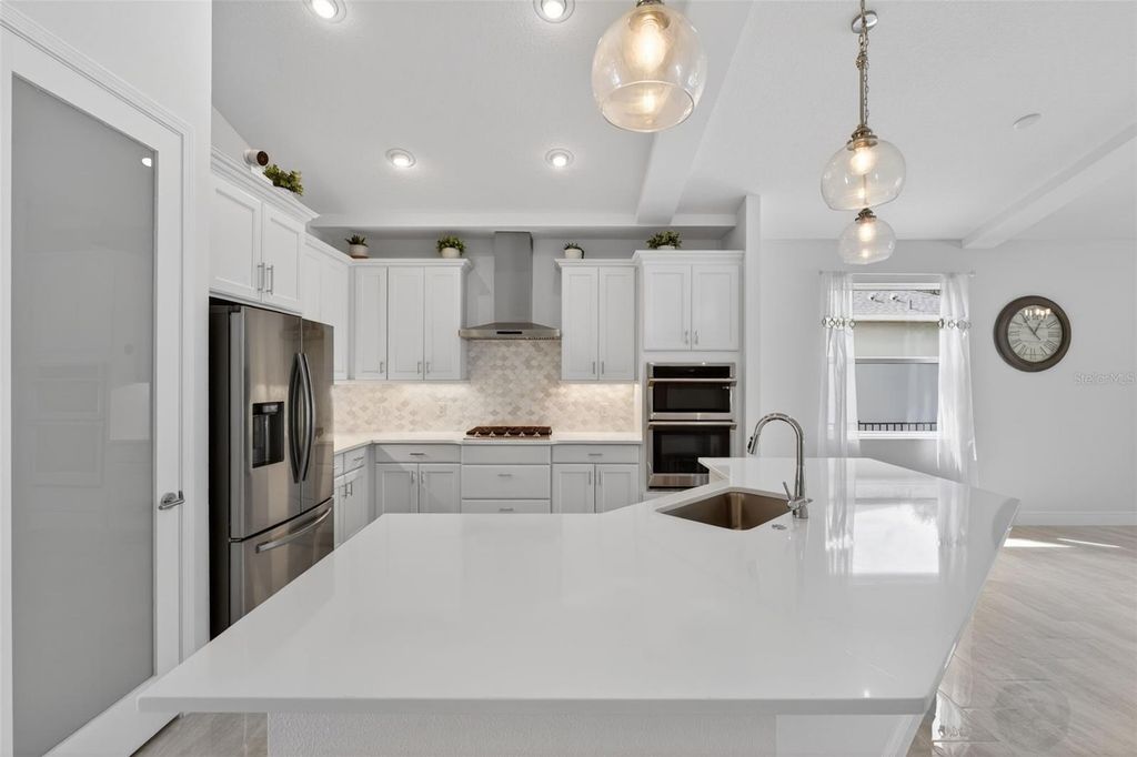 Image 9 of property listing at 12739 RAINWASHED LOOP, Parrish, FL 34219