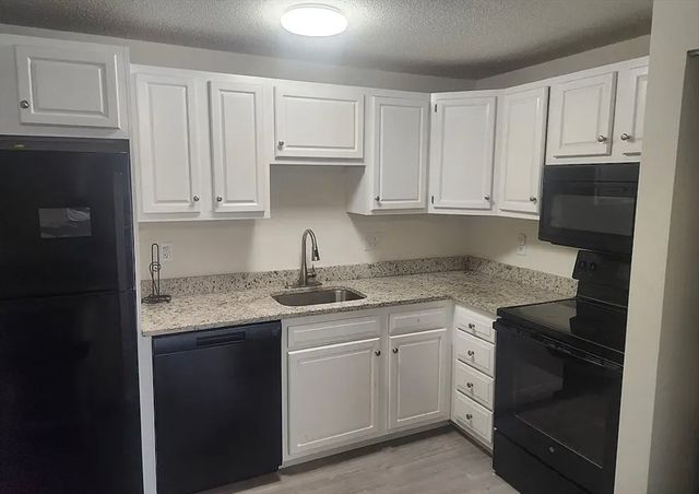 20 Abbey Rd 202, Leominster, MA 01453