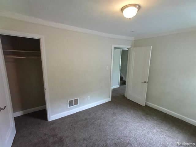 17100 Stephens Drive, Eastpointe, MI 48021