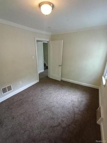 17100 Stephens Drive, Eastpointe, MI 48021