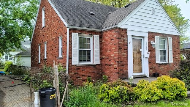 17100 Stephens Drive, Eastpointe, MI 48021