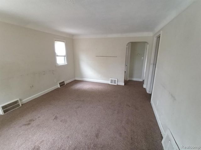 17100 Stephens Drive, Eastpointe, MI 48021