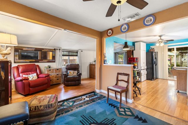 215 Peralta Ave, Sacramento, CA 95833