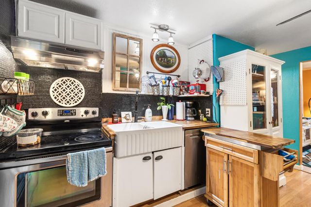 215 Peralta Ave, Sacramento, CA 95833