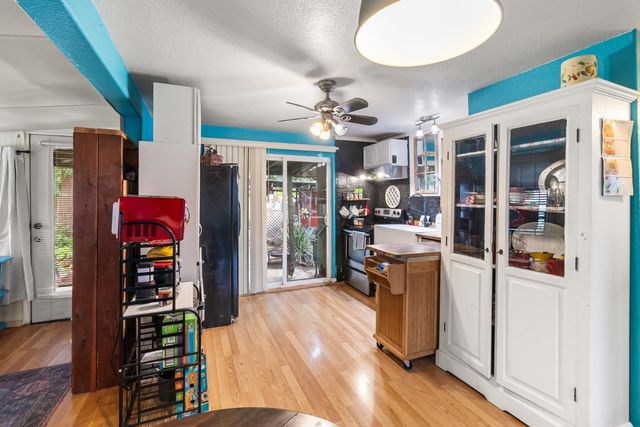 215 Peralta Ave, Sacramento, CA 95833