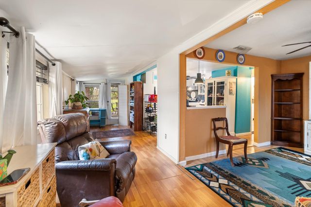 215 Peralta Ave, Sacramento, CA 95833