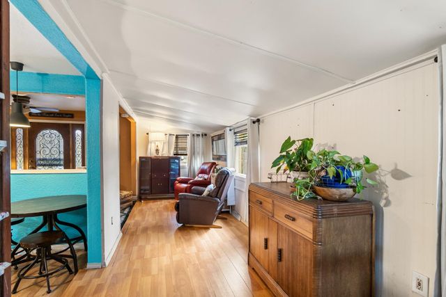 215 Peralta Ave, Sacramento, CA 95833