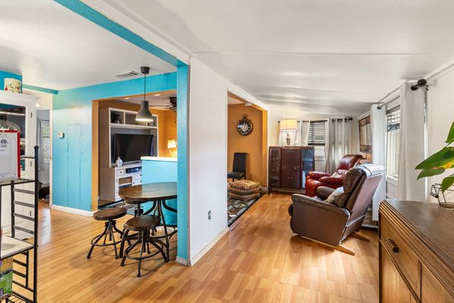 215 Peralta Ave, Sacramento, CA 95833