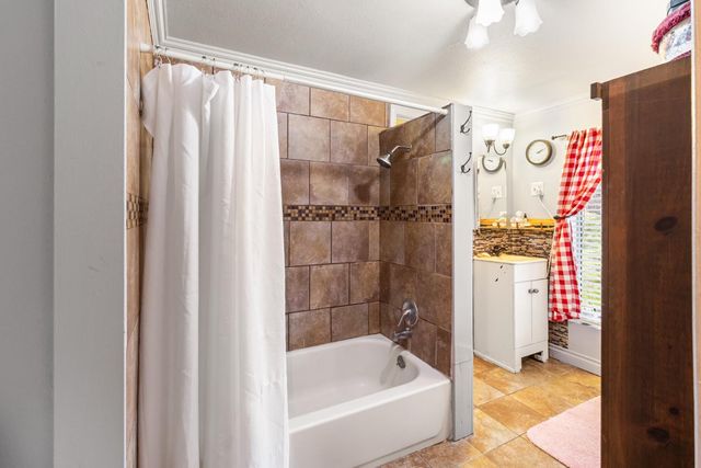 215 Peralta Ave, Sacramento, CA 95833