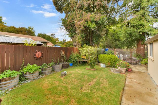 215 Peralta Ave, Sacramento, CA 95833