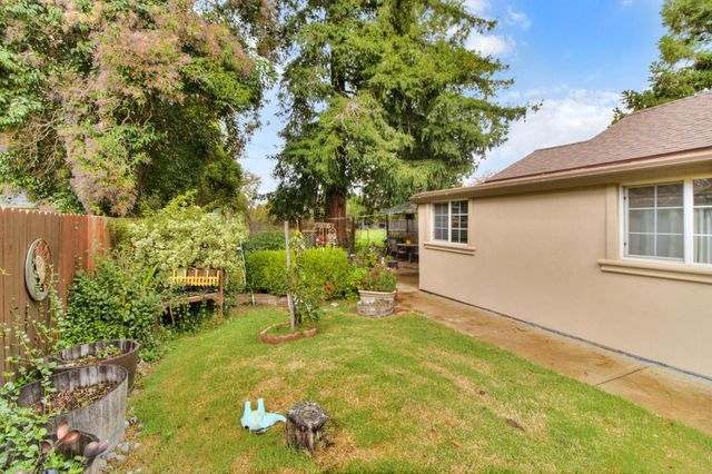 215 Peralta Ave, Sacramento, CA 95833