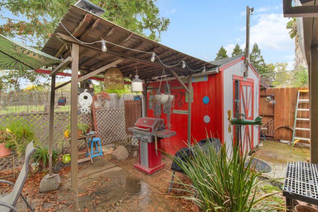 215 Peralta Ave, Sacramento, CA 95833