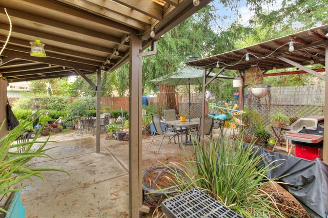 215 Peralta Ave, Sacramento, CA 95833