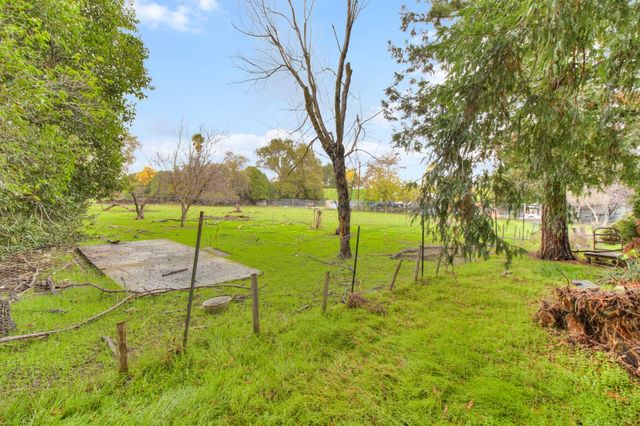 215 Peralta Ave, Sacramento, CA 95833