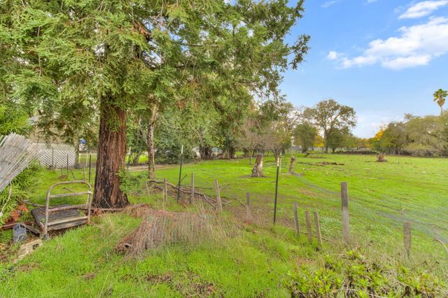 215 Peralta Ave, Sacramento, CA 95833