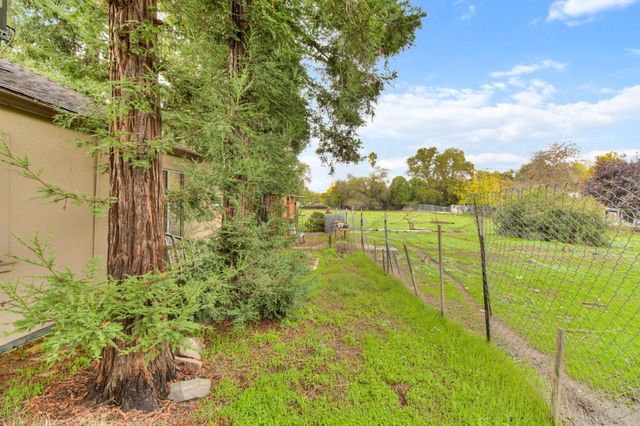 215 Peralta Ave, Sacramento, CA 95833