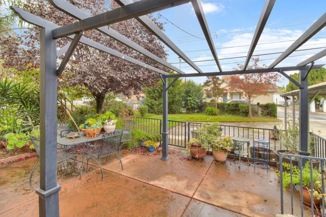 215 Peralta Ave, Sacramento, CA 95833