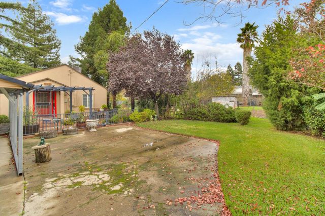 215 Peralta Ave, Sacramento, CA 95833