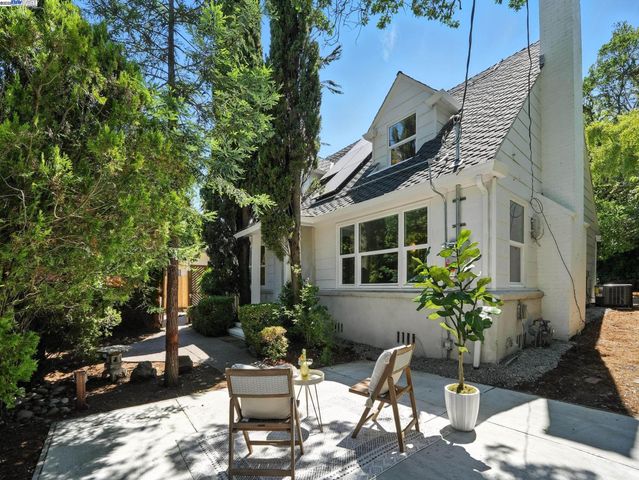 160 Moraga Way, Orinda, CA 94563