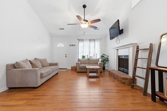 121 Apache Drive, Summerville, SC 29483