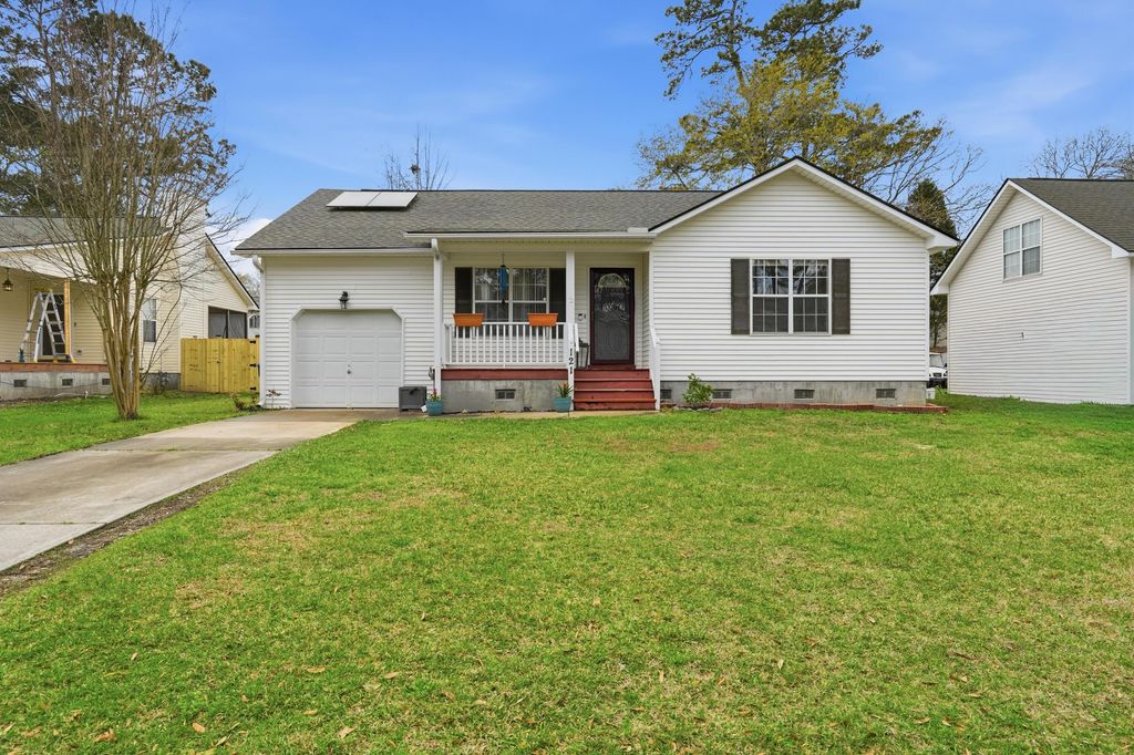 121 Apache Drive, Summerville, SC 29483