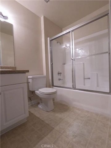 5510 Owensmouth Avenue 213, Woodland Hills, CA 91367