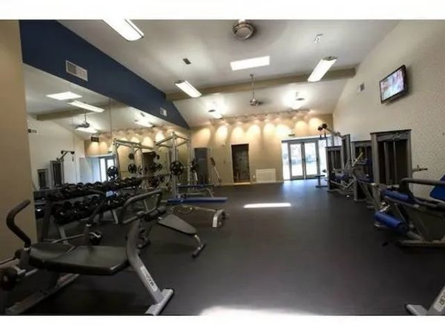 5510 Owensmouth Avenue 213, Woodland Hills, CA 91367