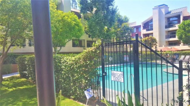 5510 Owensmouth Avenue 213, Woodland Hills, CA 91367