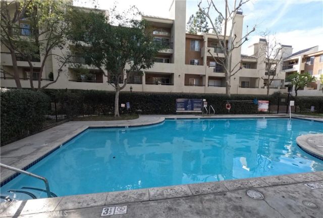 5510 Owensmouth Avenue 213, Woodland Hills, CA 91367