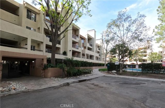 5510 Owensmouth Avenue 213, Woodland Hills, CA 91367