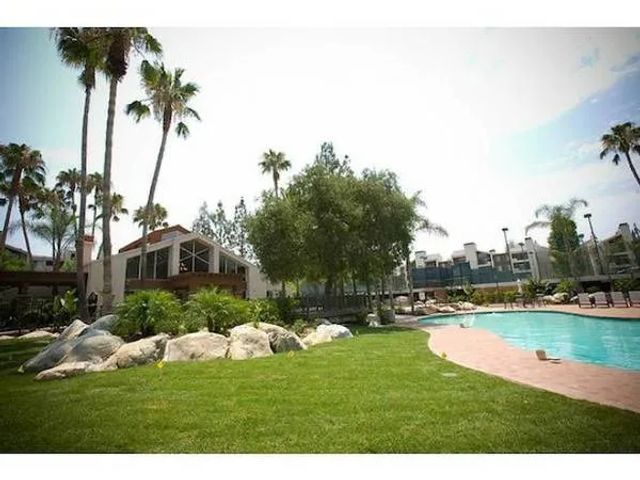 5510 Owensmouth Avenue 213, Woodland Hills, CA 91367