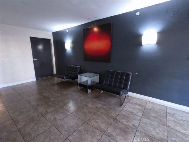 5510 Owensmouth Avenue 213, Woodland Hills, CA 91367