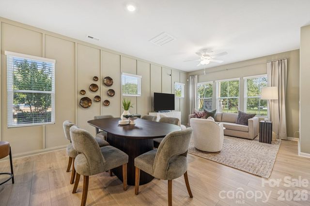 4624 Lakeview Road 4, Charlotte, NC 28216