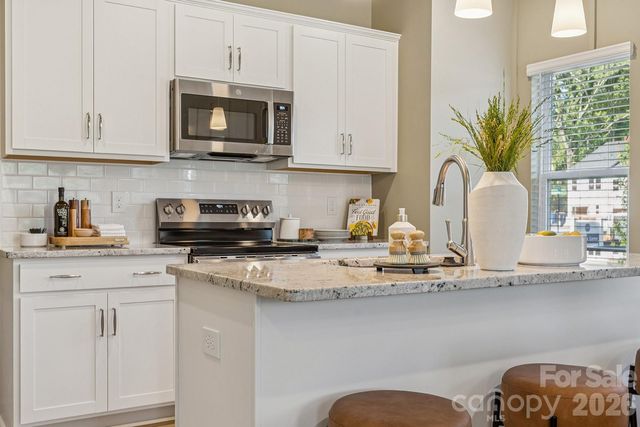 4624 Lakeview Road 4, Charlotte, NC 28216