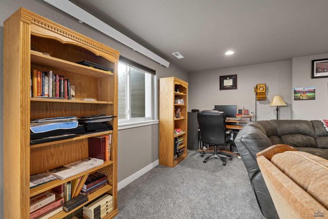 6674 CAMBRIDGE PL, Summerset, SD 57718