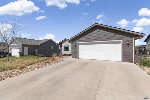 6674 CAMBRIDGE PL, Summerset, SD 57718