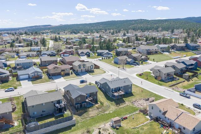 6674 CAMBRIDGE PL, Summerset, SD 57718