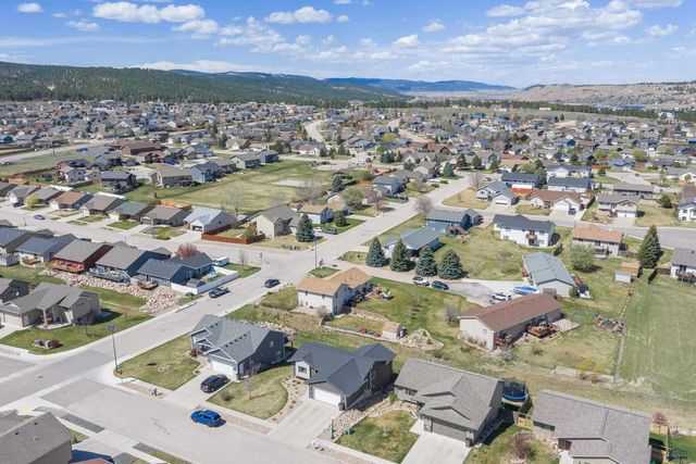 6674 CAMBRIDGE PL, Summerset, SD 57718
