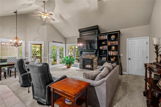 9421 Mountain Lake Drive, Rogers, AR 72756