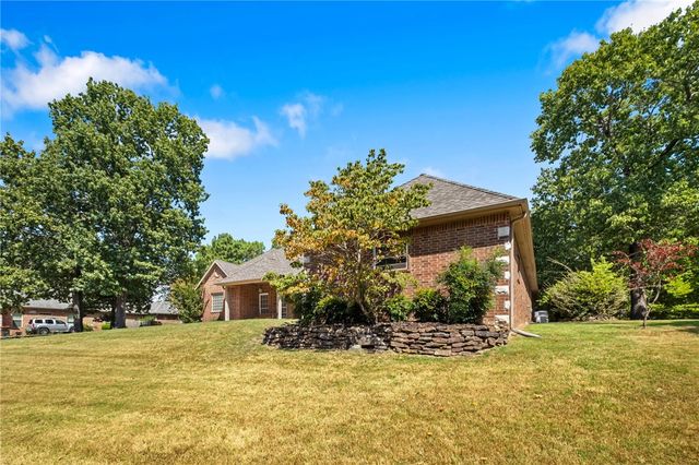 9421 Mountain Lake Drive, Rogers, AR 72756