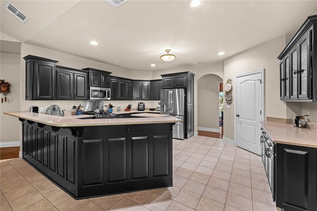 9421 Mountain Lake Drive, Rogers, AR 72756