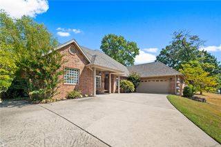 9421 Mountain Lake Drive, Rogers, AR 72756