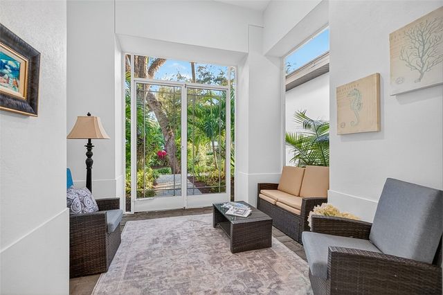 425 Holly Road, Vero Beach, FL 32963