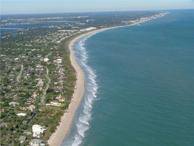425 Holly Road, Vero Beach, FL 32963