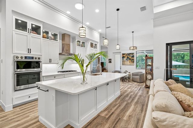 425 Holly Road, Vero Beach, FL 32963