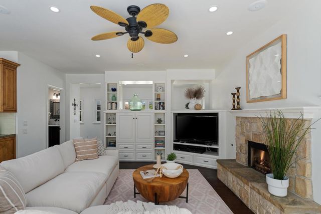 515 N Acacia Ave, Solana Beach, CA 92075