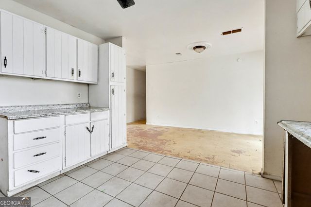 8865 Raven Drive, Jonesboro, GA 30238