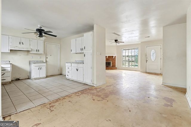 8865 Raven Drive, Jonesboro, GA 30238