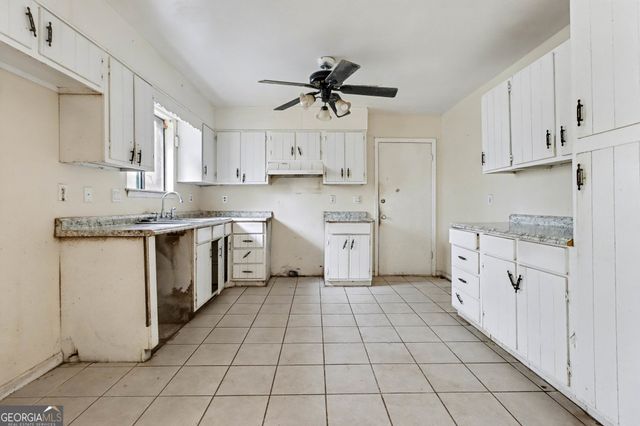 8865 Raven Drive, Jonesboro, GA 30238